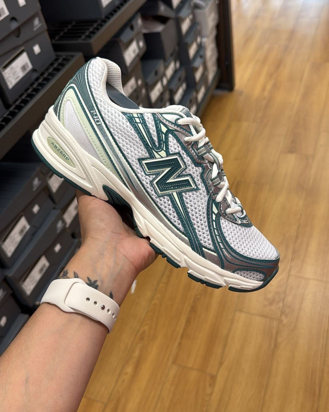 New balance 740