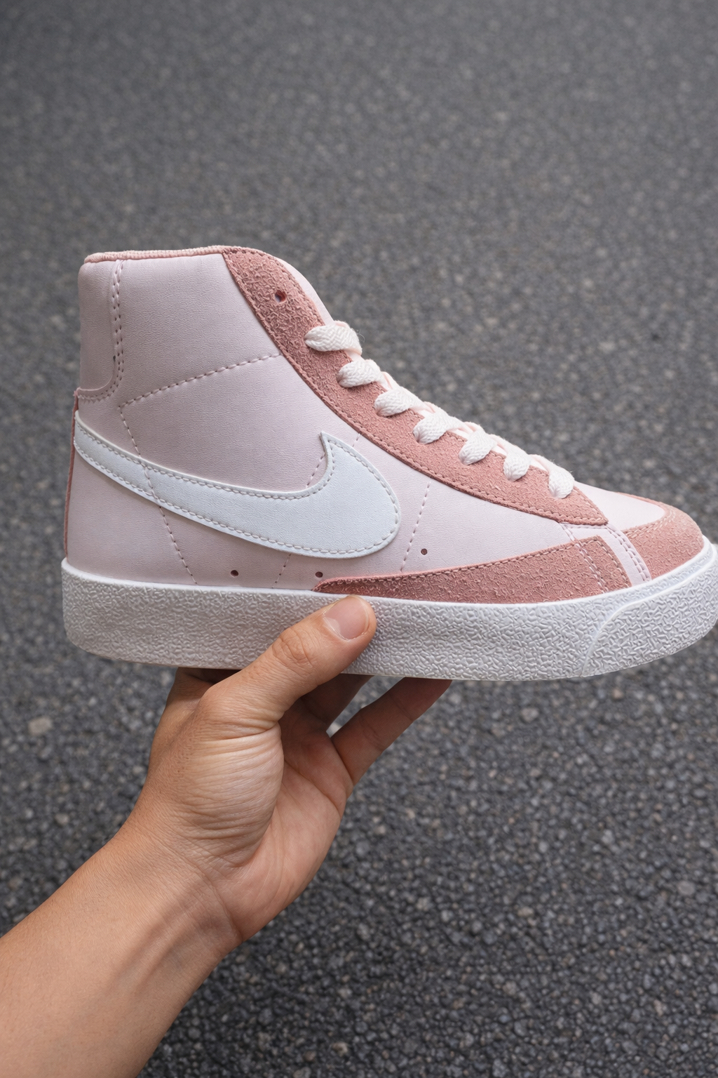 NIKE BLAZER