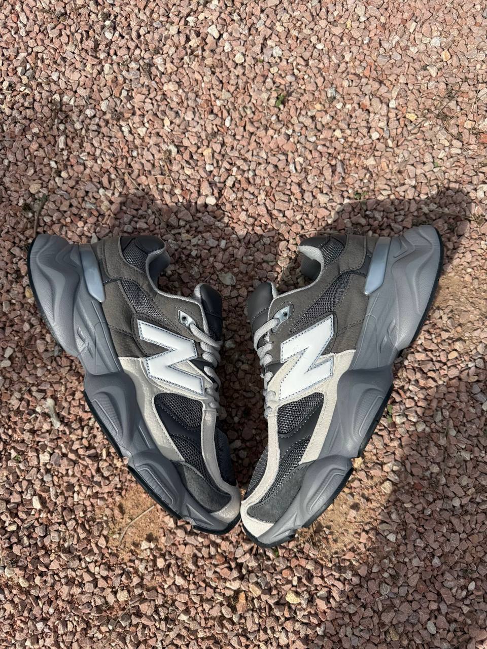 NEW BALANCE 9060 GRIS/BEIGE